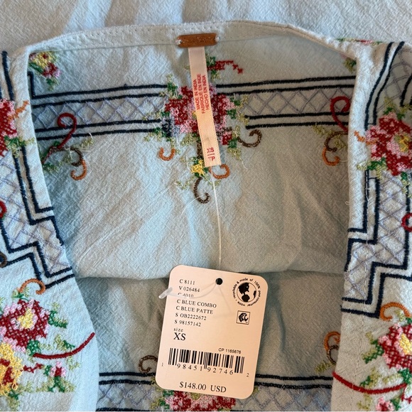 NWT Free People Garden Wall Embroidered Crop Cotton Top, Size XS - Picture 4 of 9
